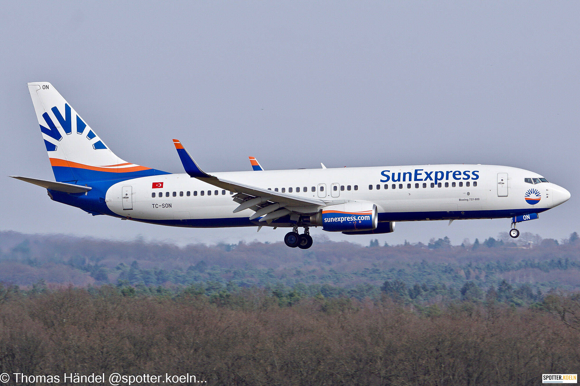 SunExpress TC-SON Boeing 737-86J 
