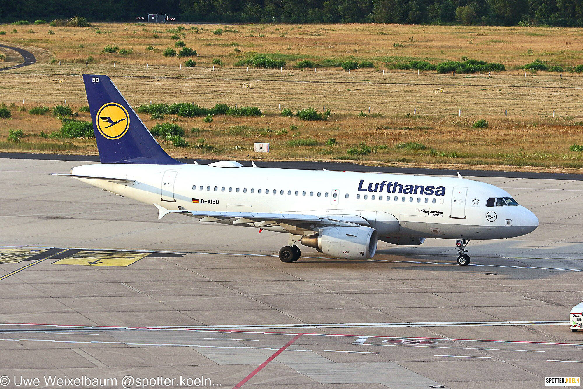 Lufthansa D-AIBD A319-112