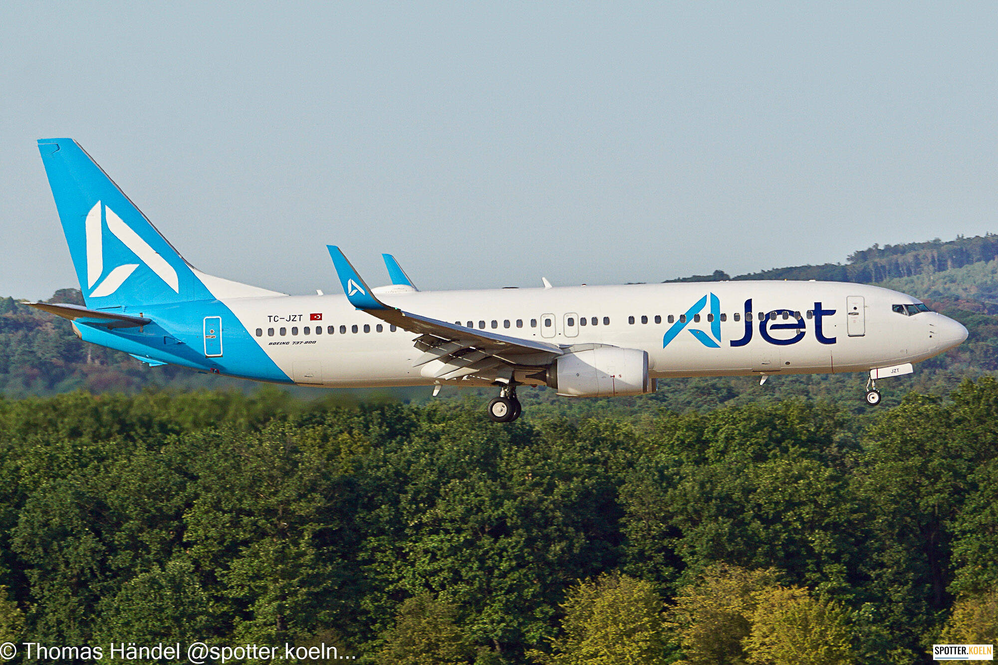 AJet TC-JZT Boeing 737-8JP(WL)