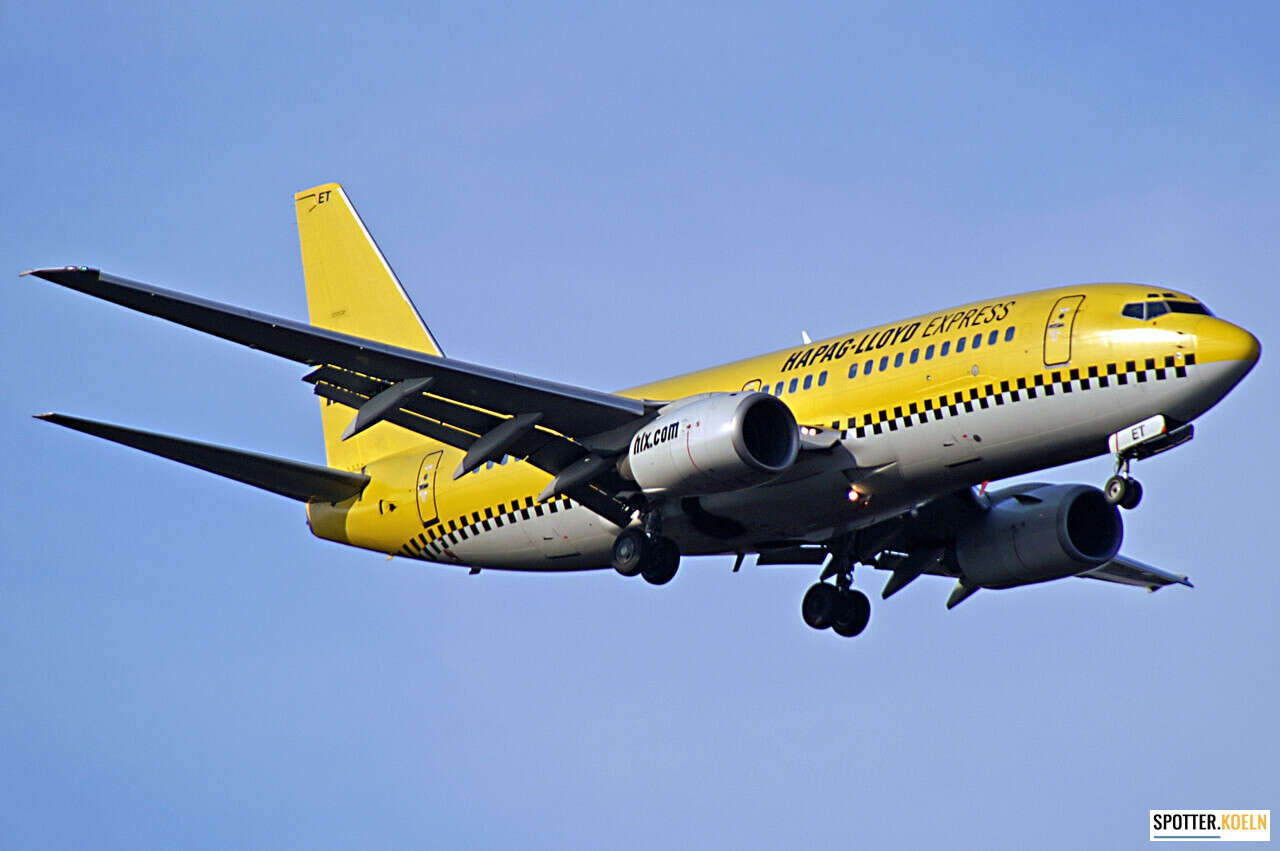 HLX_B_737-75B_D-AGET_-