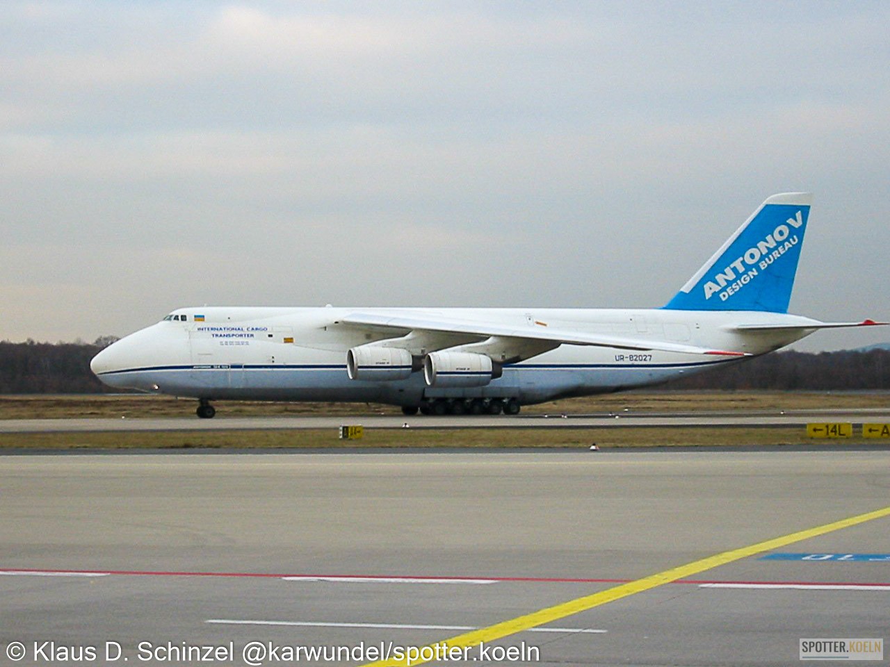 UR-82027 Antonov Airlines Antonov AN-124-100M