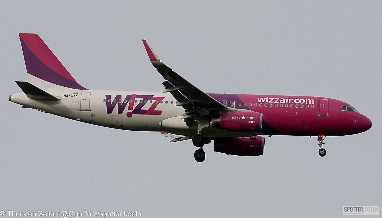 HA-LYK Wizz Air A320-200W 