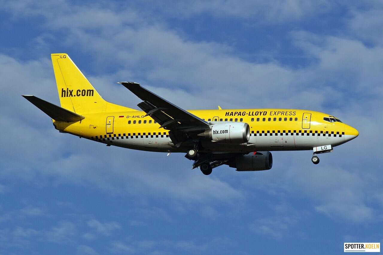 HLX_B_737-5K5_D-AHLG