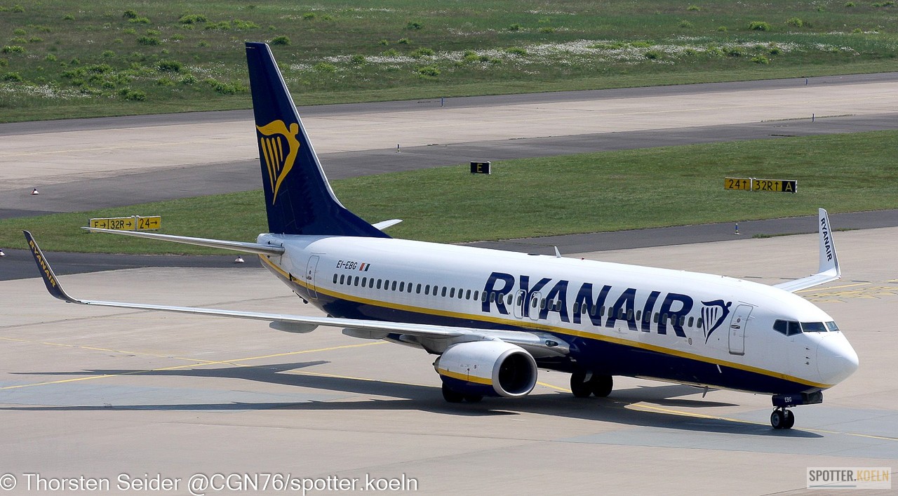 Ryanair 737-800W EI-EBG 