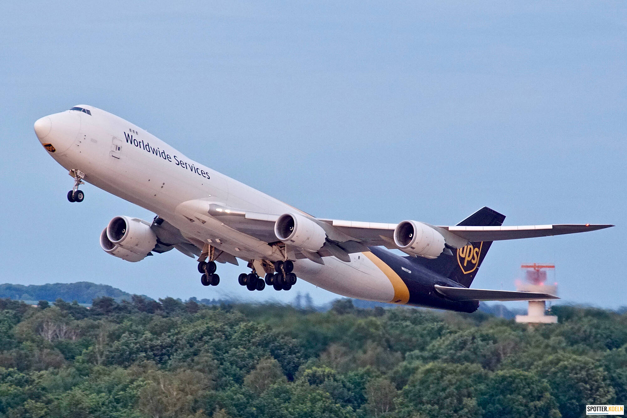 UPS N607UP Boeing 747-8F 