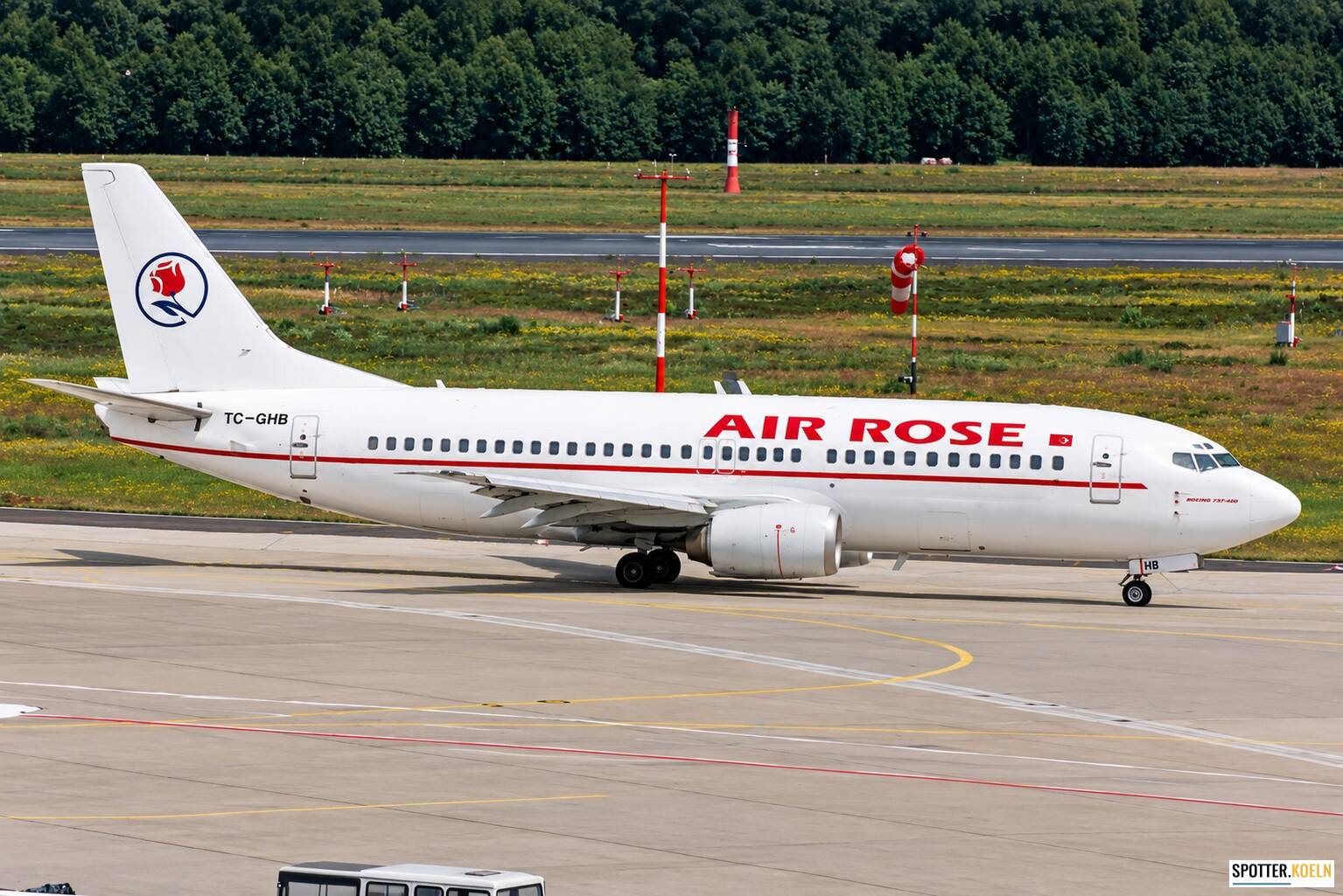 TC-GHB AIr Rose Boeing 737-33A 