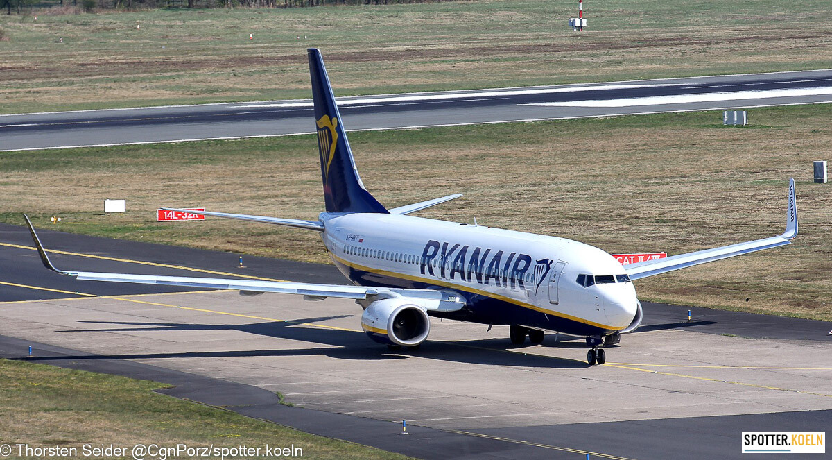 Buzz Ryanair Sun 737-800W SP-RKT
