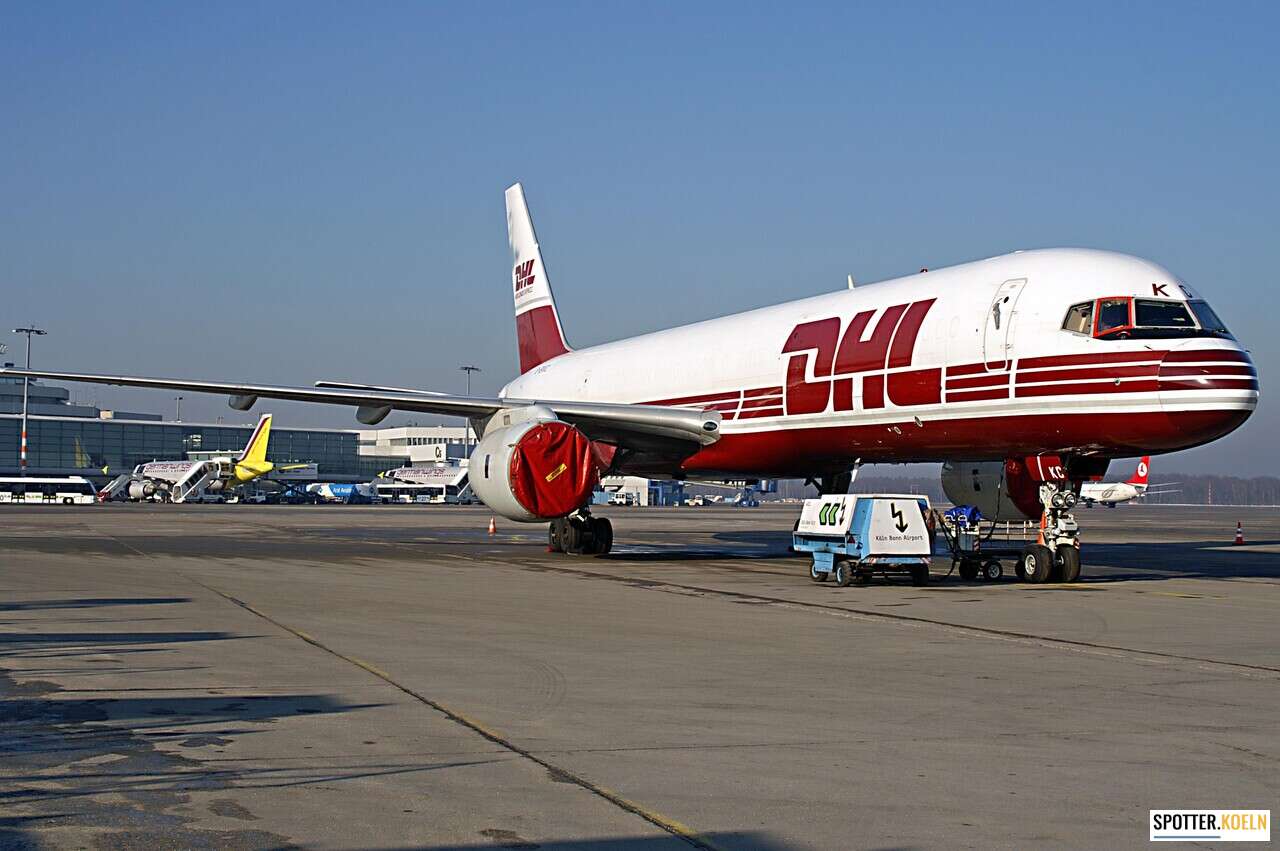 DHL_UK_B_757-236SF_G-BIKC