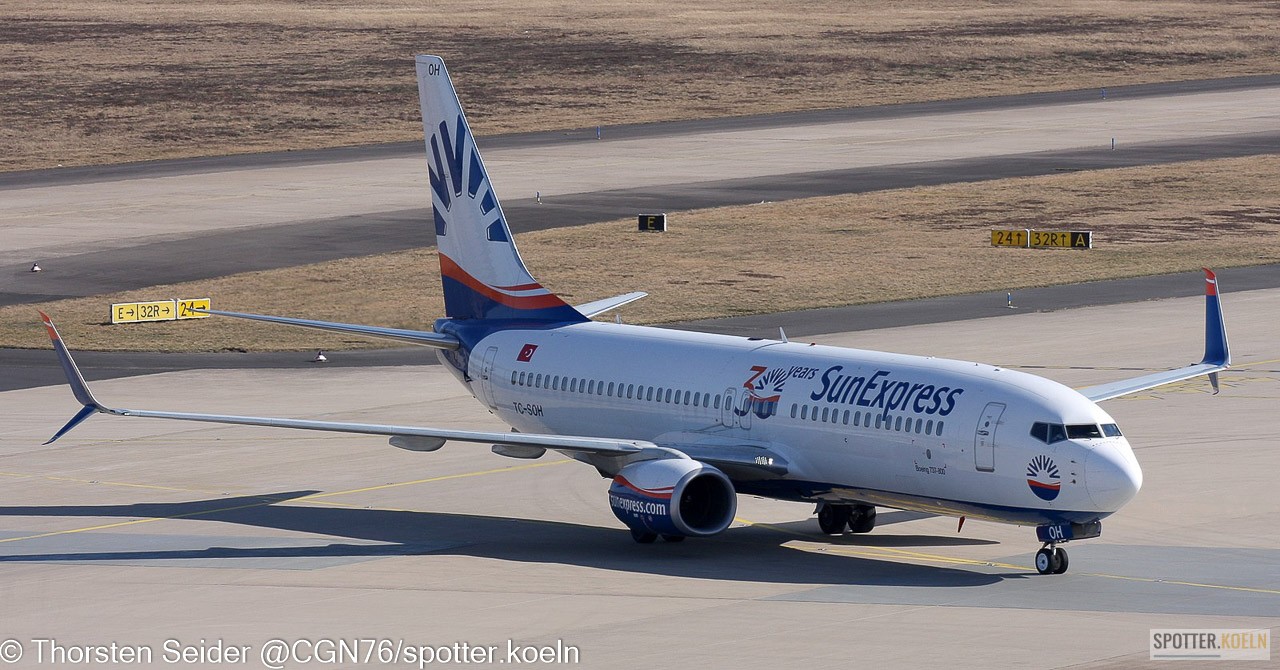 TC-SOH SunExpress 737-800W 