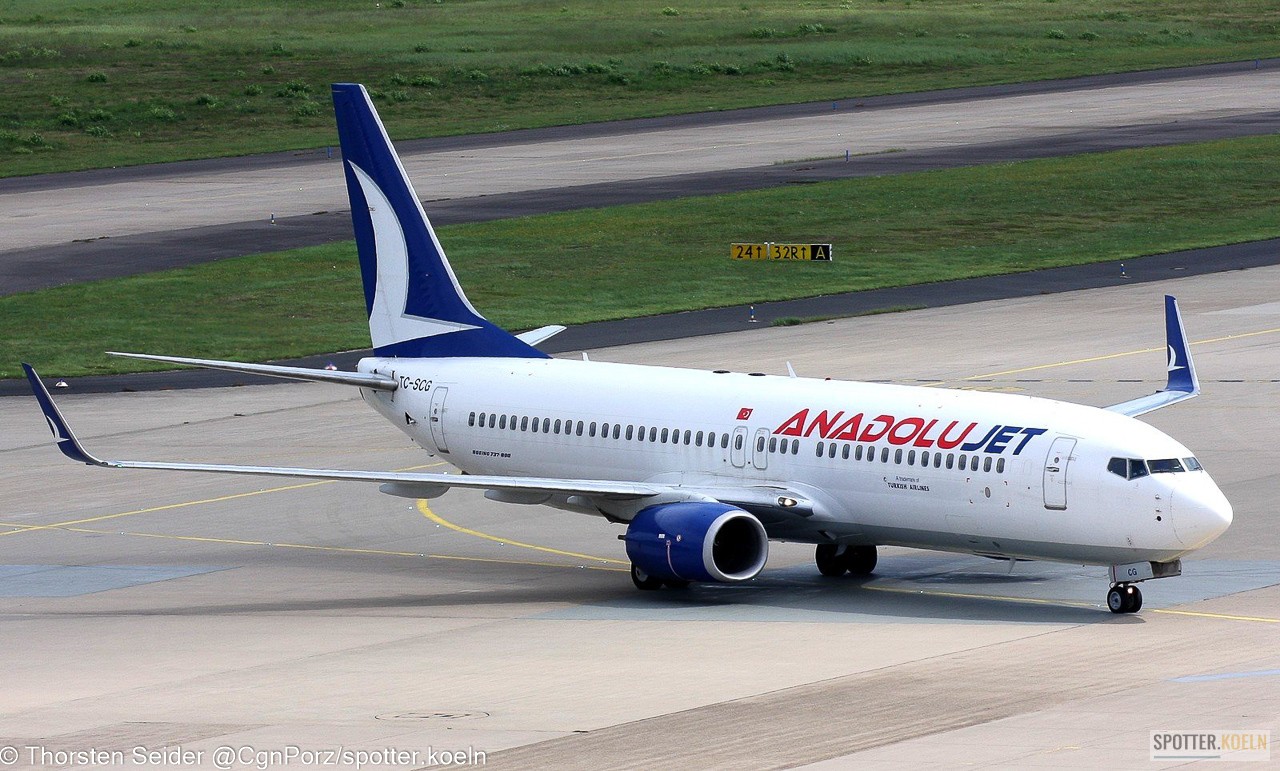 AnadoluJet Boeing B737-800W TC-SCG