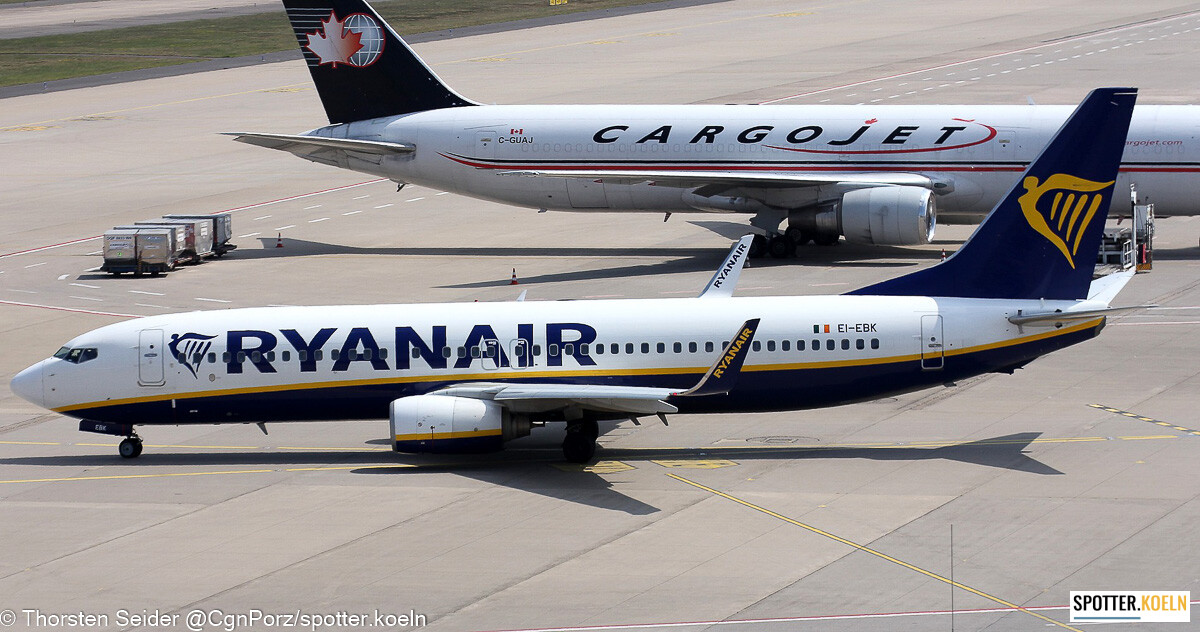 Ryanair 737-800W EI-EBK 