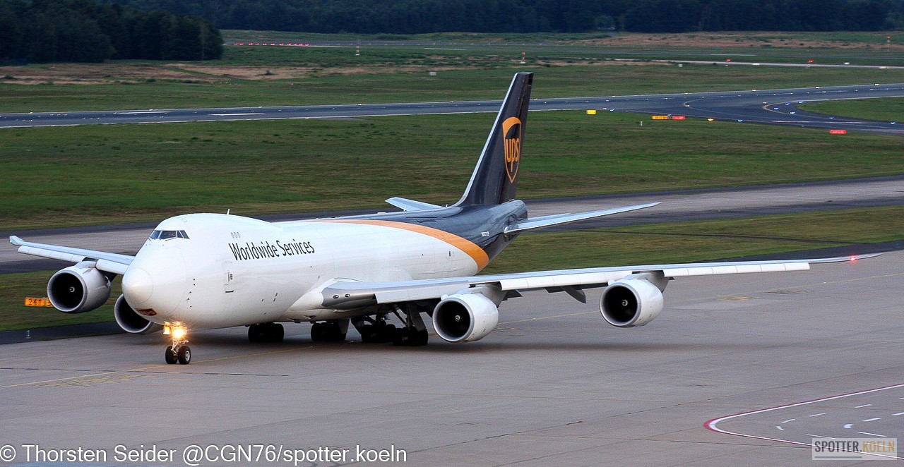 UPS 747-800 N607UP 