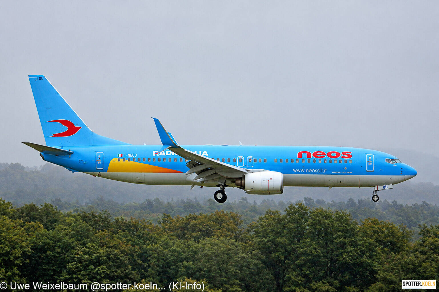 Neos I-NEOU B737-86N 