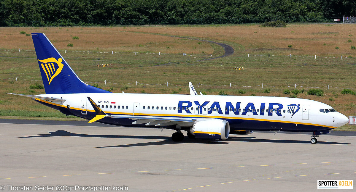 Buzz Ryanair Sun Boeing 737-8200 MAX SP-RZI