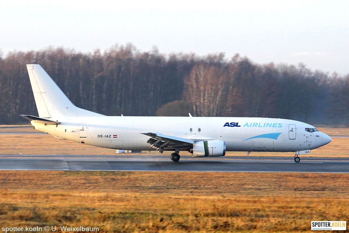 ASL_Airlines_OE-IAZ_B737-4Q8SF