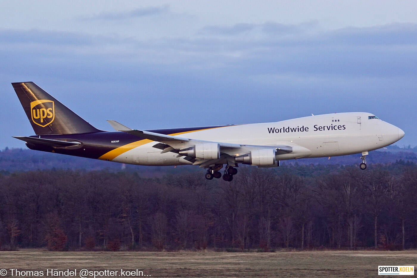 UPS N583UP Boeing 747-4R7F 