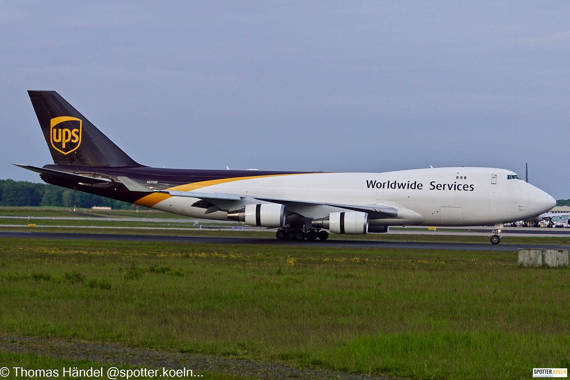 UPS N575UP Boeing 747-44AF 
