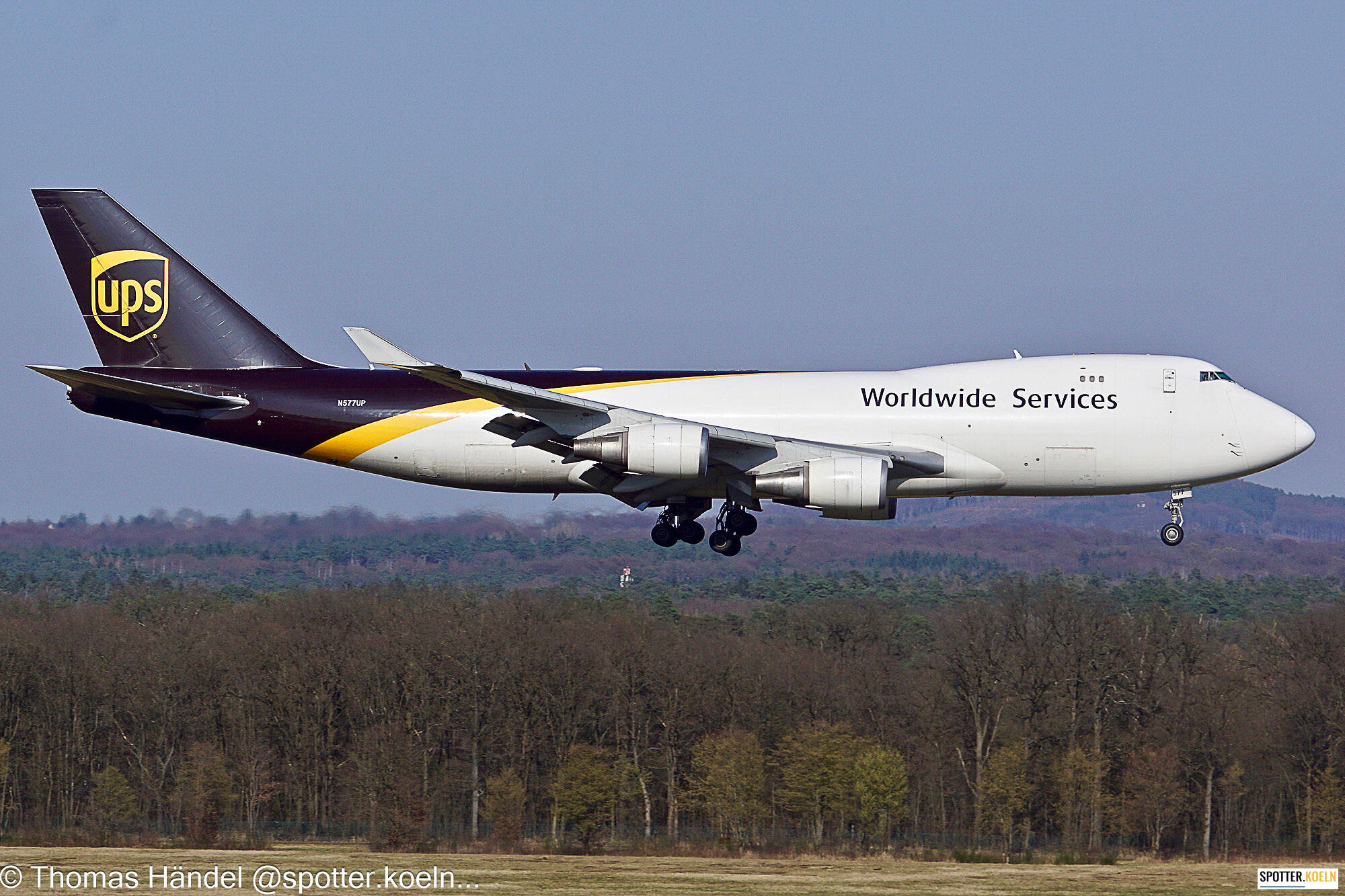 UPS N577UP Boeing 747-44AF 