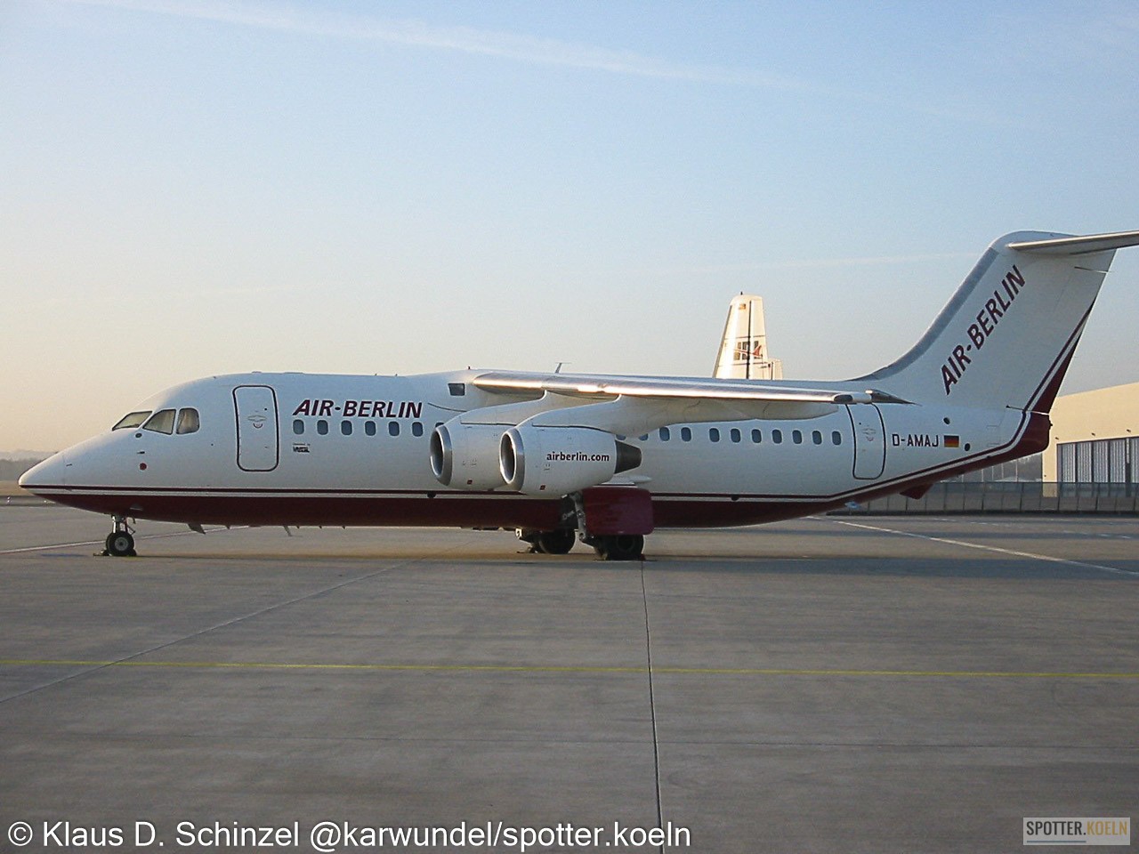 Airberlin_BAe146_D-AMAJ