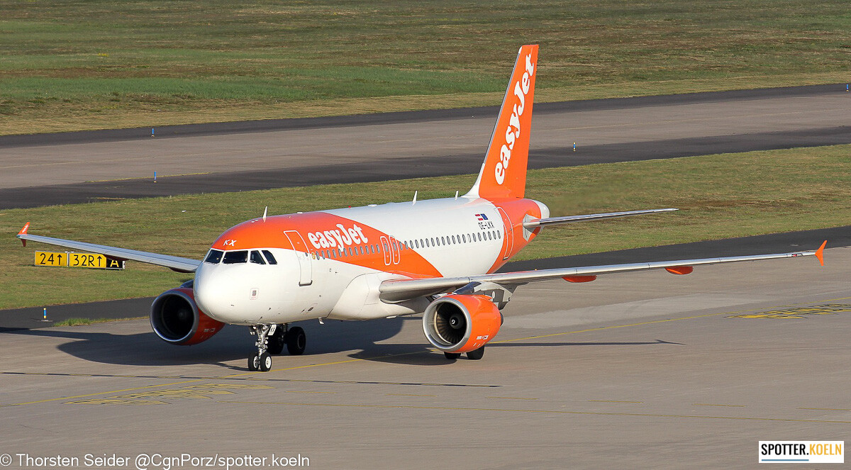 EasyJet Europe A319-100 OE-LKX