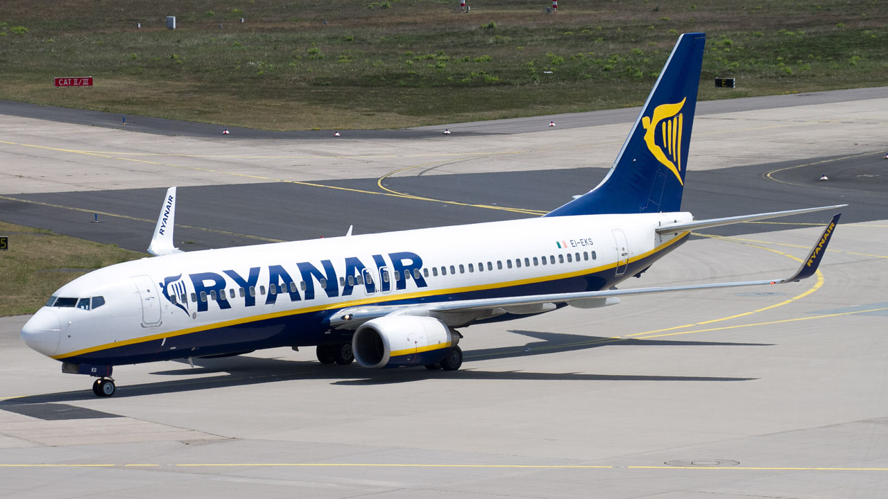 EI-EKS Ryanair Boeing 737-8AS(WL)