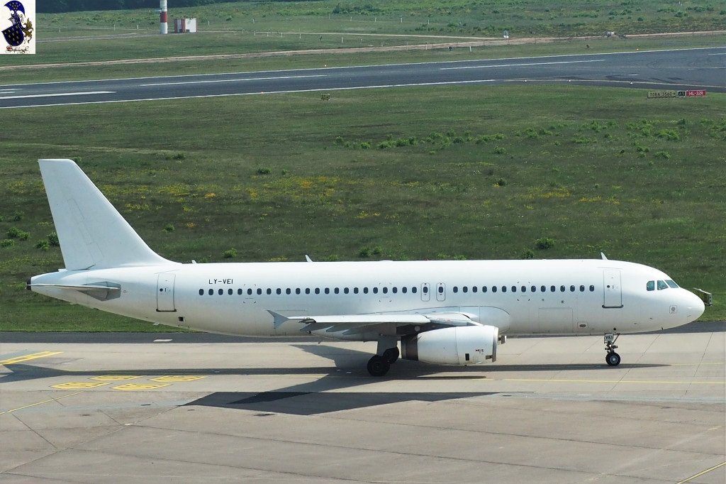 LY-VEI Avion Express