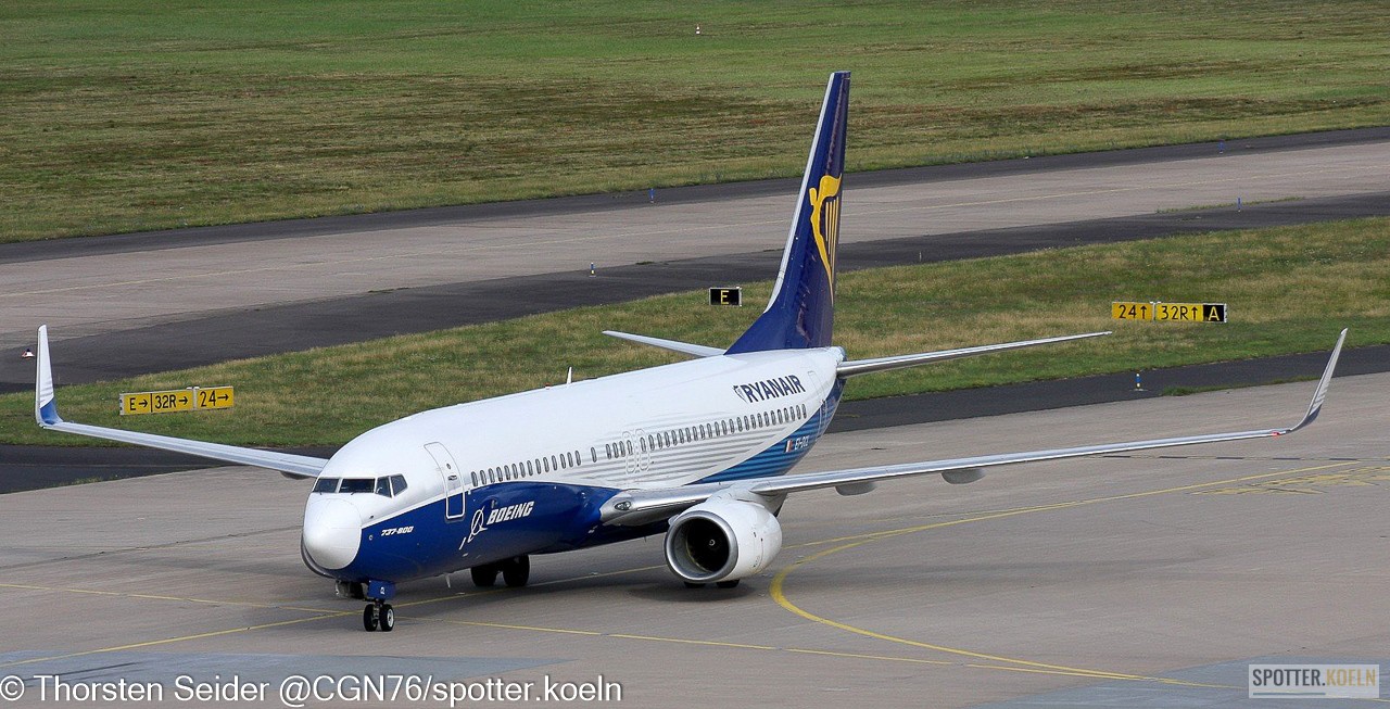 Ryanair 737-800W EI-DCLS