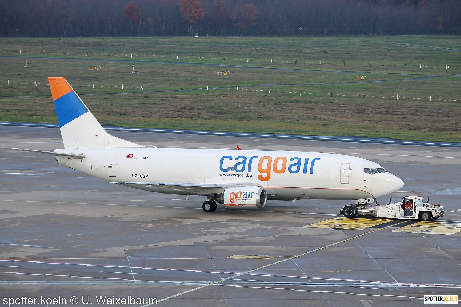 Cargoair_LZ-CGP_B737-35B_-SF-_CGN_09.12.2022_Uwe_Weixelbaum Cargoair_LZ-CGP_B737-35B_-SF-_CGN_09.12.2022_Uwe_Weixelbaum