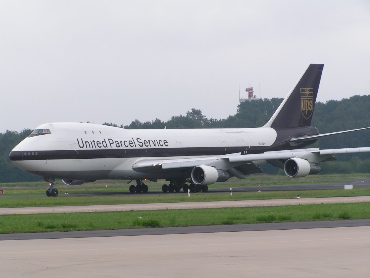 N675UP_UPS