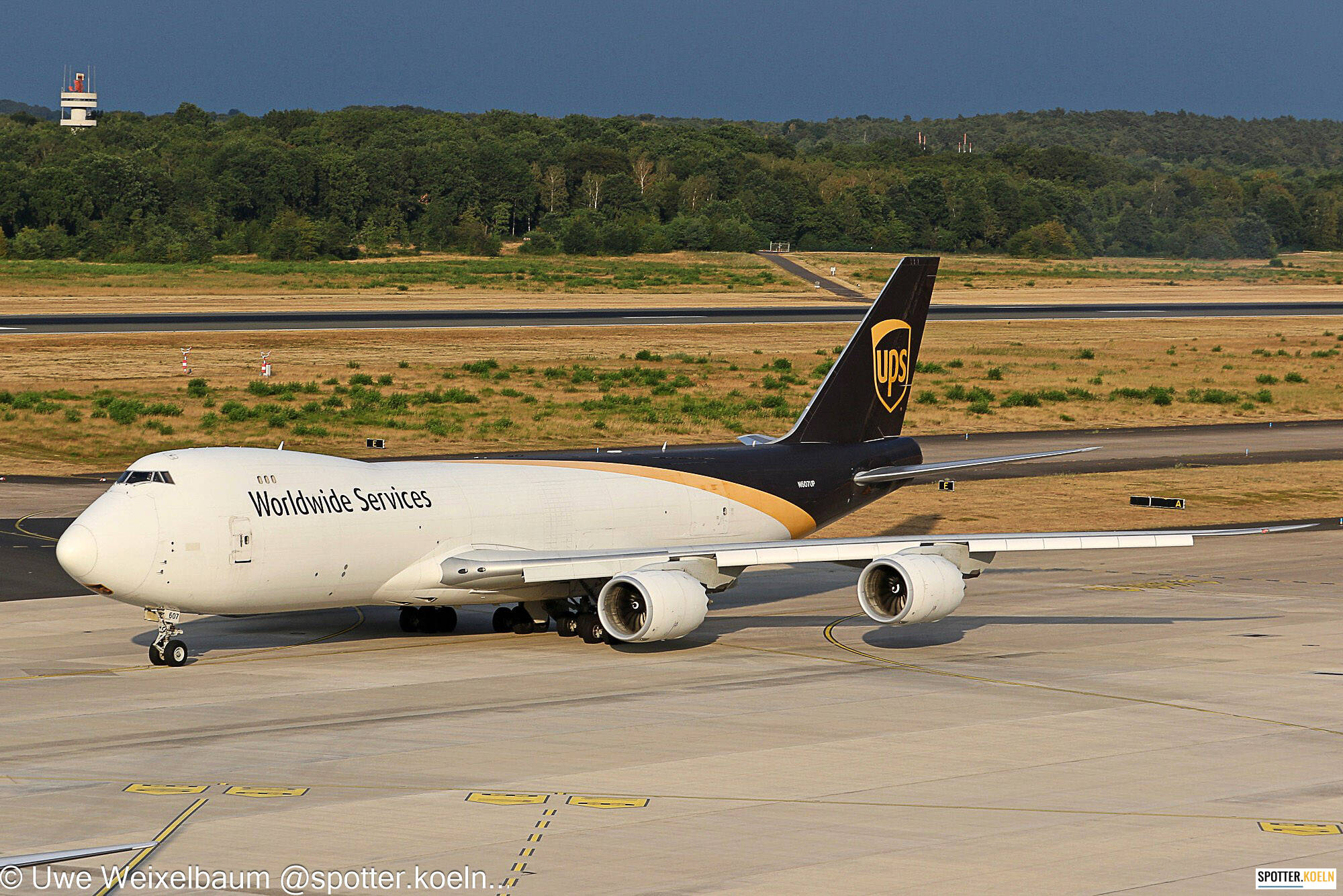 UPS N607UP B747-84AF