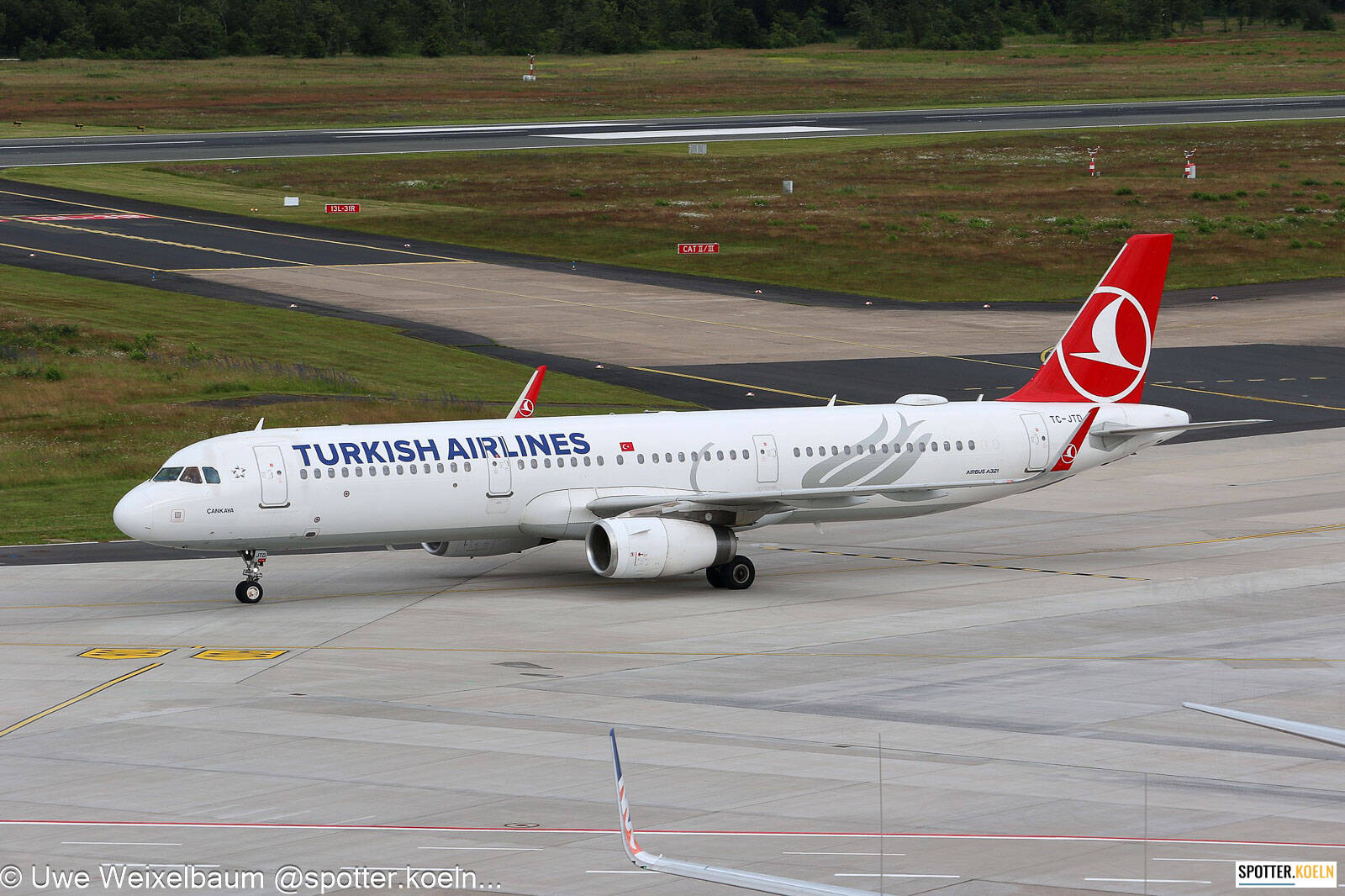 Turkish Airlines TC-JTD Airbus A321-231