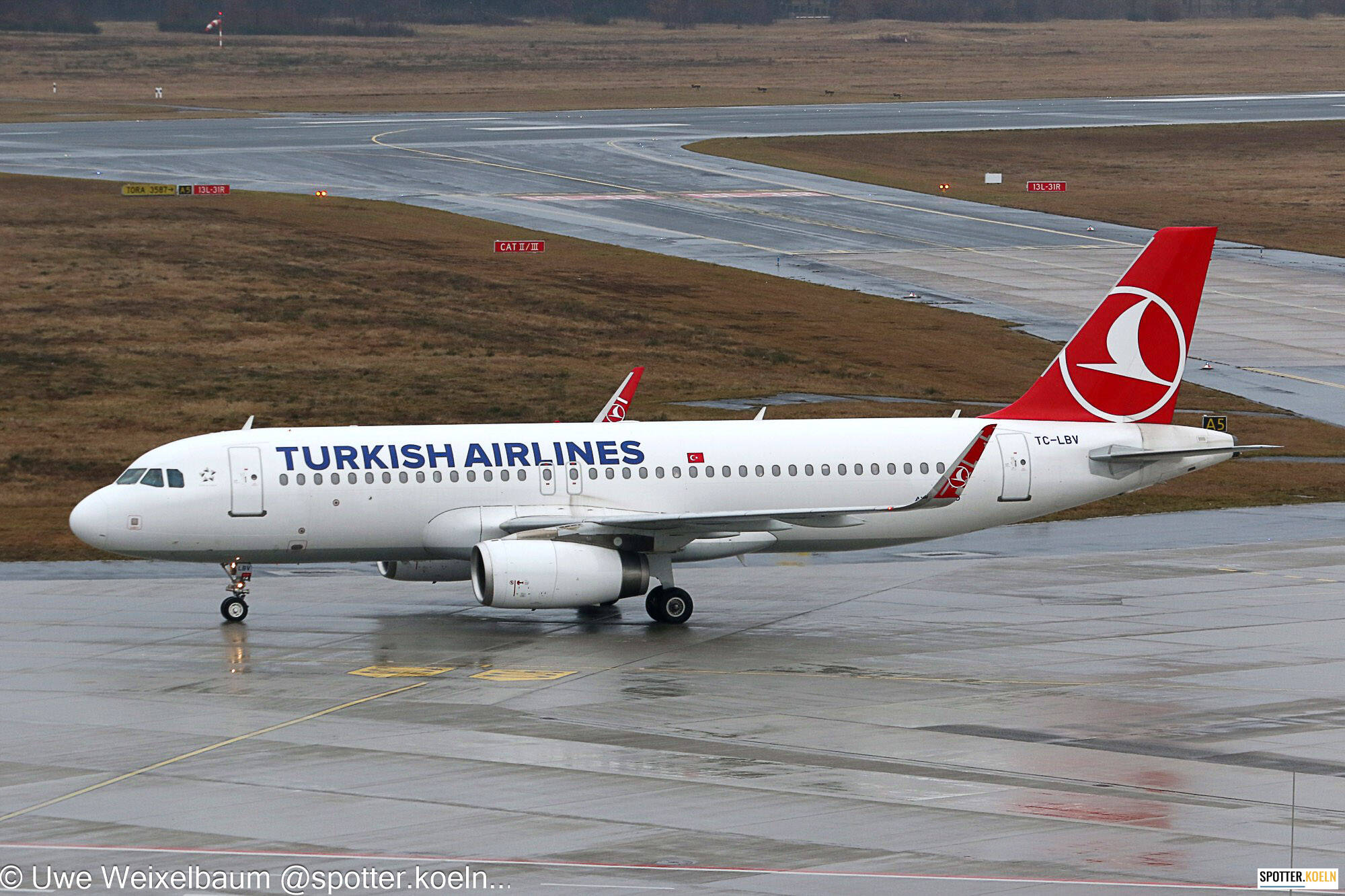 Turkish Airlines TC-LBV Airbus A320-232