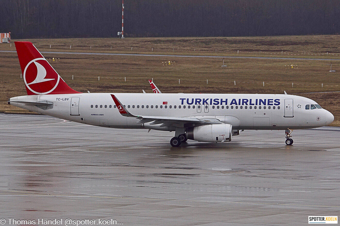 Turkish Airlines TC-LBV Airbus A320-232 