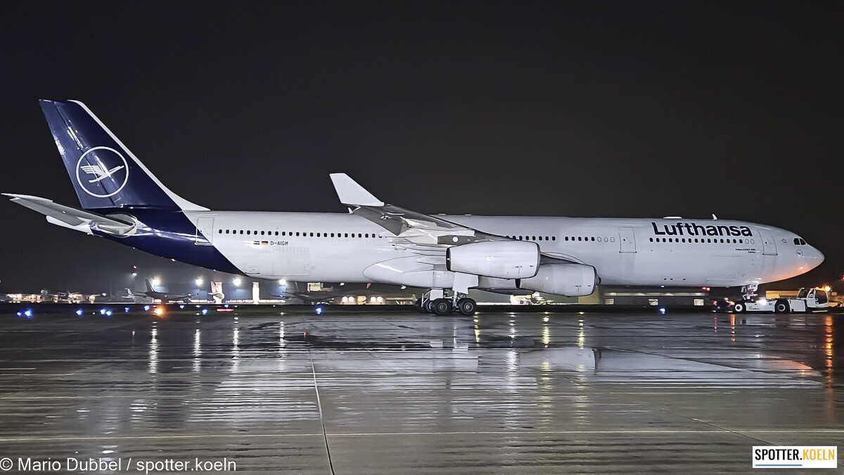 Lufthansa D-AIGM Airbus A340-313