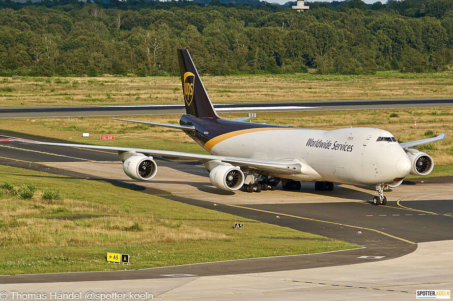 thumbnailsUPS N613UP Boeing B747 8F CGN 25.08.2024 Thomas Haendel